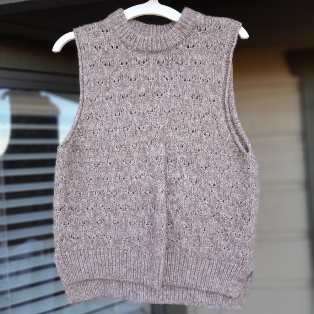 Universal Thread Tan Vest